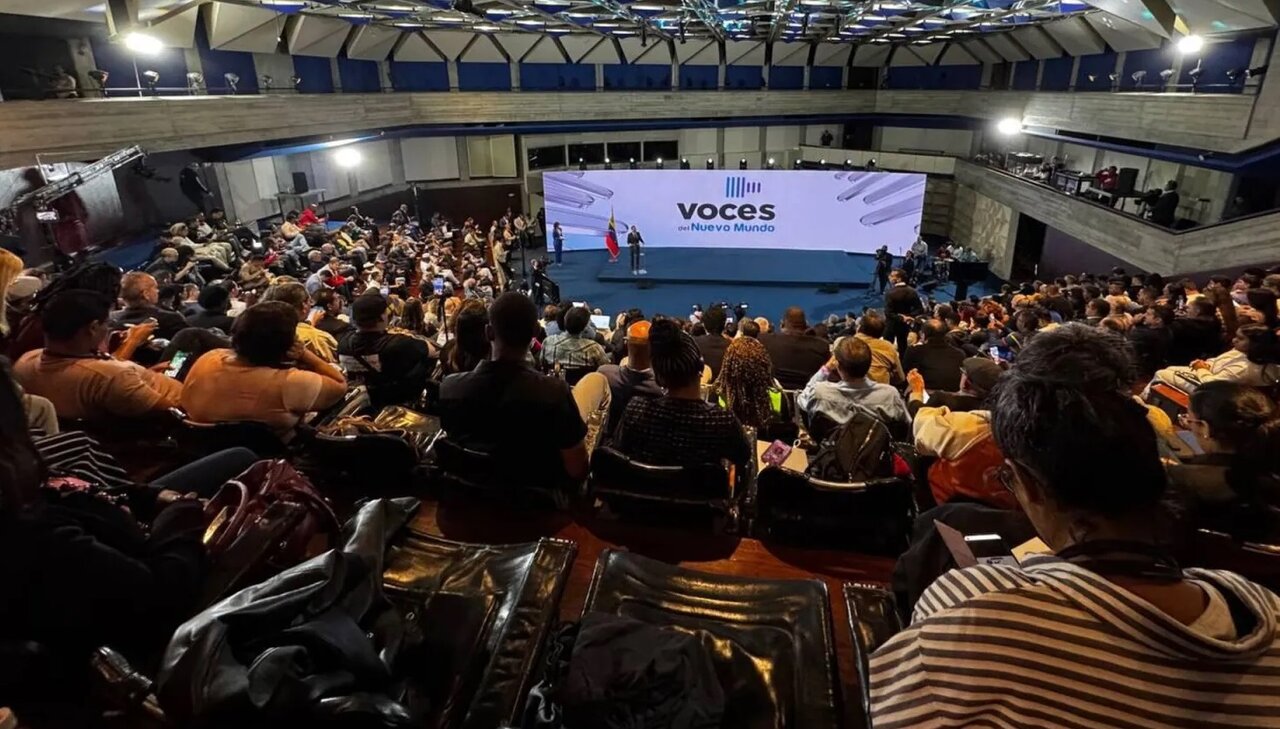 More than 200 journalists, communicators, researchers, and influencers from nearly 50 countries convene in Caracas for the “Voices of the New World” forum.