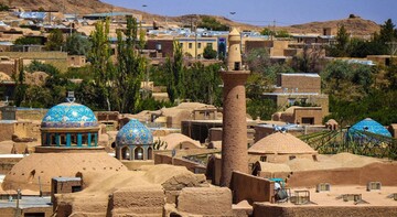 Cultural heritage minister visits Nodoushan historical texture in central Iran