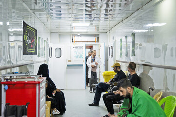 Iranian mobile clinic offering services to Arbaeen pilgrims