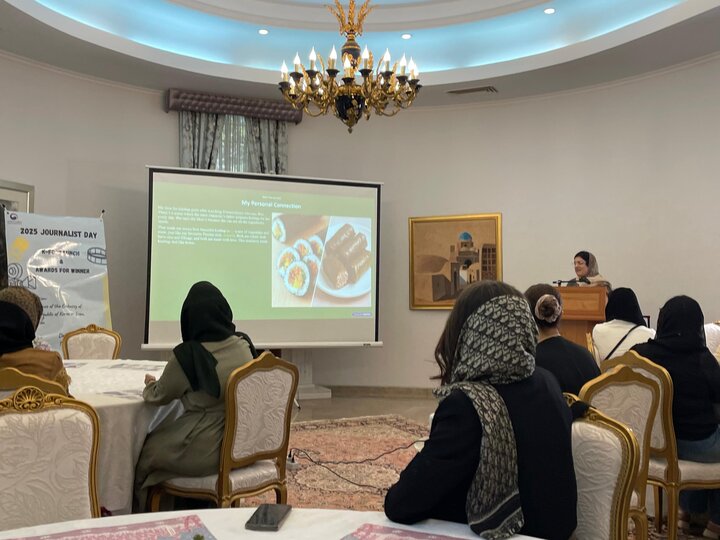 South Korean embassy in Tehran awards Iranian youth for K-Food writing competition