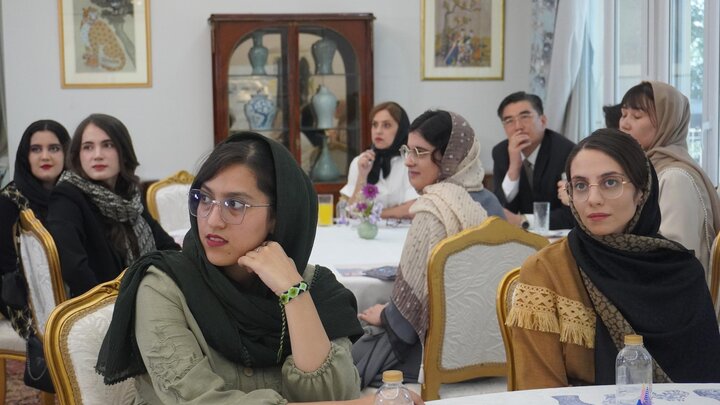South Korean embassy in Tehran awards Iranian youth for K-Food writing competition