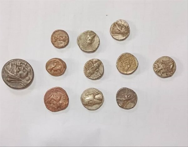Iran police seize 11 ancient Parthian coins in Khorramabad