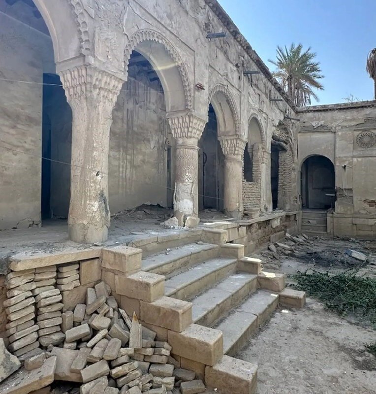 Lar