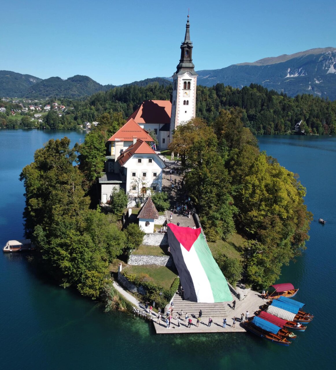 Lake Bled, host of the Bled Strategic Forum, which started on Monday and continues through Tuesday, with European leaders—including EU High Representative for Foreign Affairs Kaja Kallas—in attendance. (Photo: Kremsnita group)