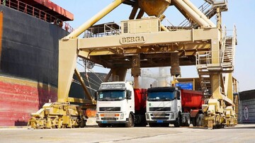 Loading, unloading of goods in Imam Khomeini port up 8% in 5 months on year