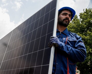 Iran in talks with Chinese firms to expand solar, energy storage projects