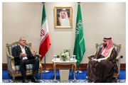 Iran’s president meets regional leaders in Doha, calls for united Islamic front