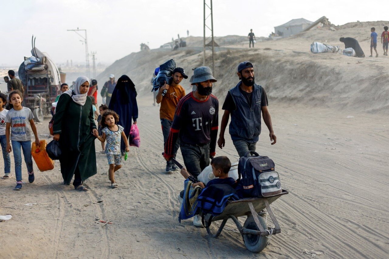 Displaced Palestinians flee northern Gaza due to Israel’s brutal ground offensive. Mahmoud Issa/Reuters