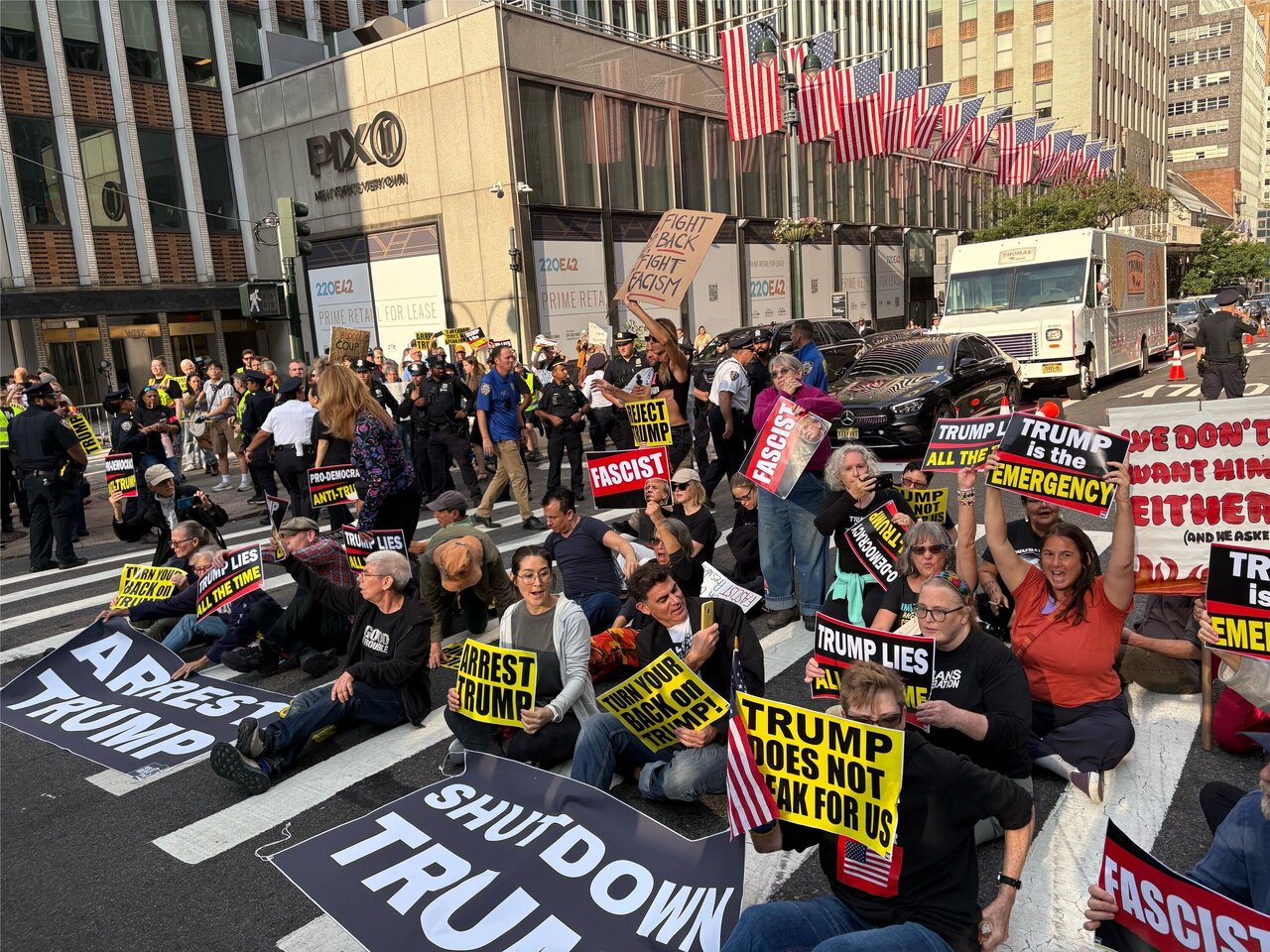 Protesters block the street outside UN headquarters in New York City ahead of Trump’s speech, September 23, 2025