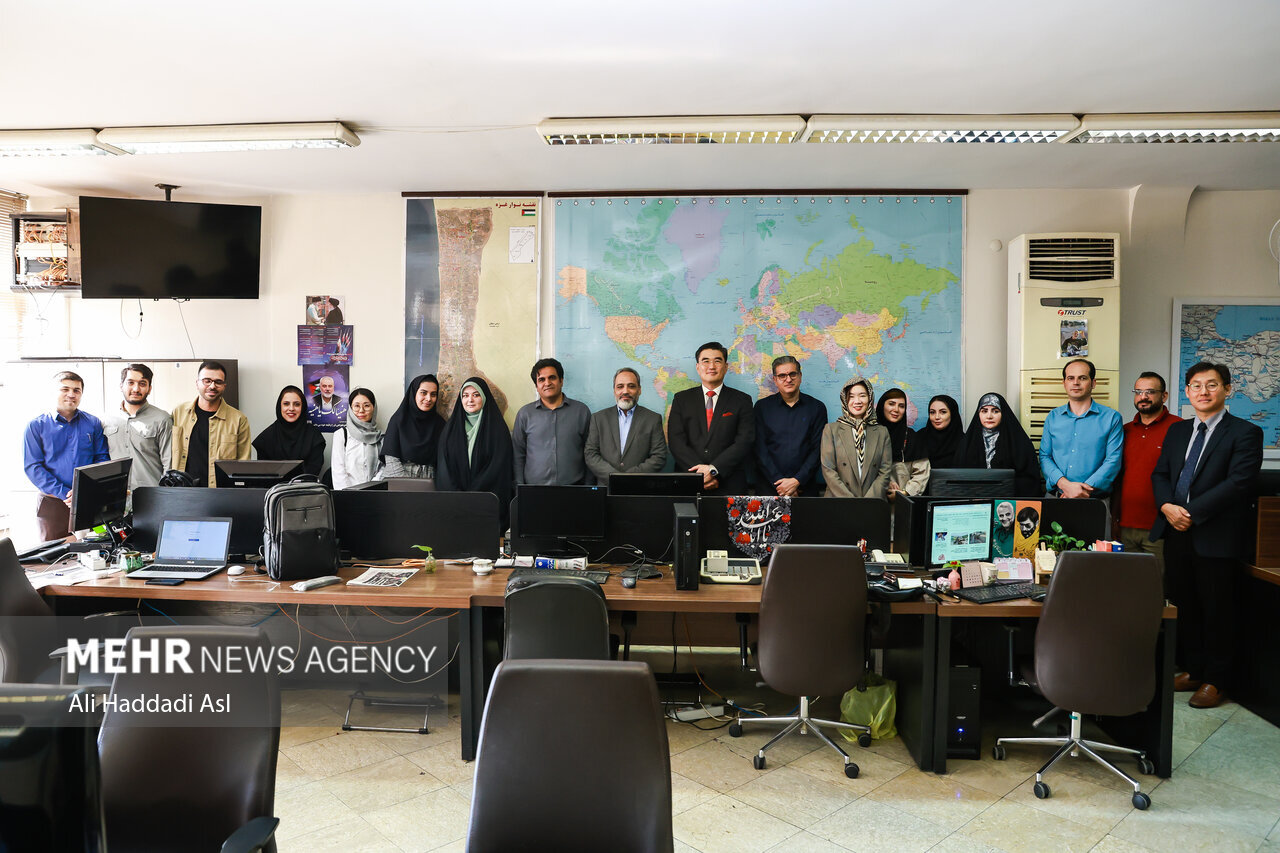 South Korean ambassador visits Tehran Times, highlights strengthening bilateral ties