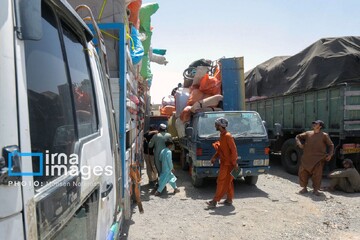 Some 400,000 authorized foreign nationals working in Iran