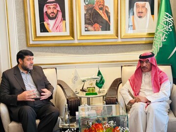 IRCS head, Saudi envoy discuss ways to boost services during Hajj