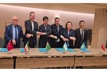 Iran inks 6-nation pact in Istanbul, bolstering its role as key transit gateway