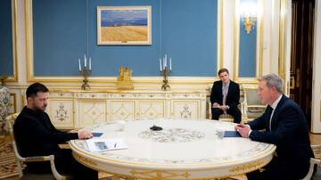 U.S. Army Secretary in Ukraine