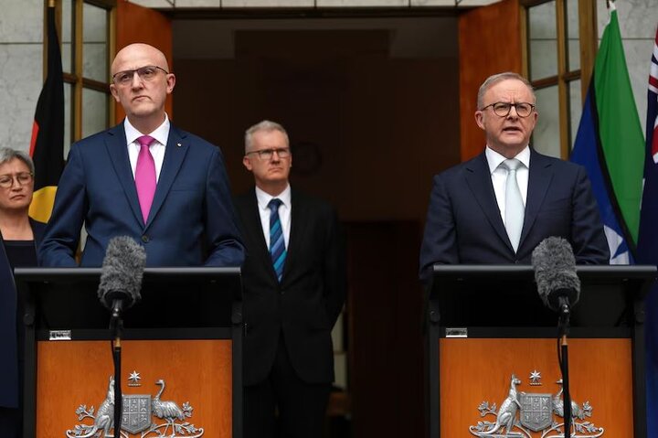 Australia PM and some other official