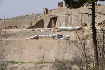 Visitors to access Darius I’s trilingual inscription at Persepolis