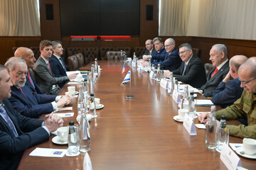 Israeli Prime Minister Benjamin Netanyahu (right) hosts US Ambassador to Turkey and Special Envoy to Syria and Lebanon Tom Barrack (third left), in Jerusalem (al-Quds) on December 15.