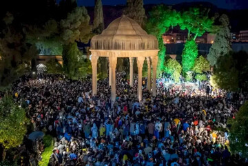 Hafez mausoleum marks Yalda Night