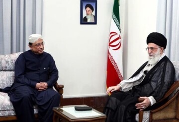 Pakistan president voices solidarity with Iran from the air