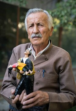 Folk artist known as ‘Father Geppetto of Iran’ dies at 68