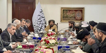 Iran, Afghanistan agree to boost rail freight capacity to 100,000 tons a month