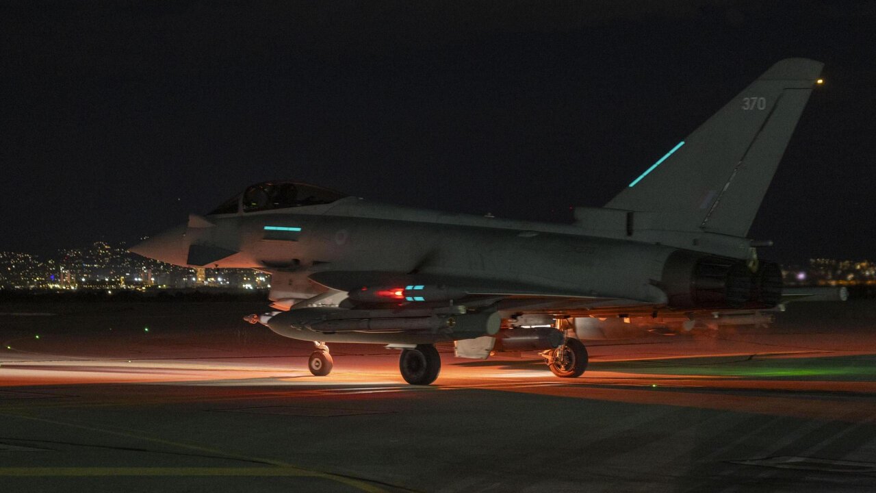 Britanska in Francoska letala napadla domnevno skladišče orožja IS v Siriji