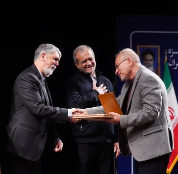Iran’s Book of the Year Awards honors outstanding literary works