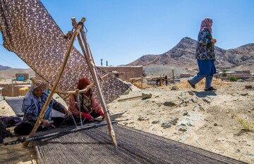 Siah-Chador weaving in South Khorasan, from nomadic tradition to economic opportunities