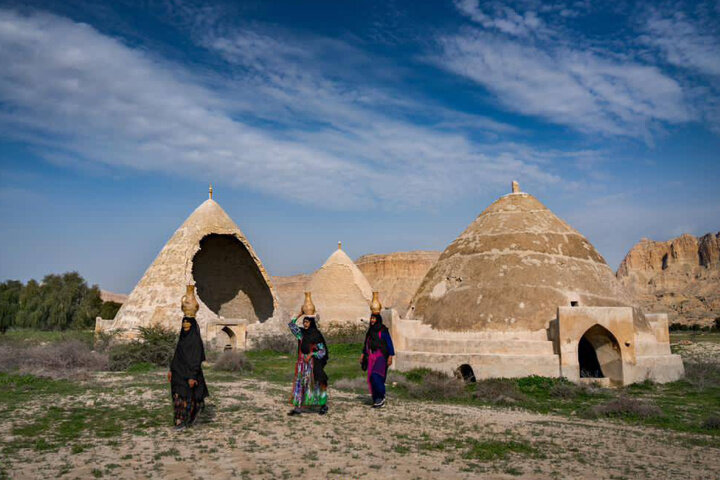 Discover ancient pottery skills practiced by women in Hormozgan’s Behdeh village