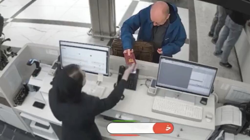 Dutch diplomat flees Iran after Tehran airport seizes luggage containing spy devices