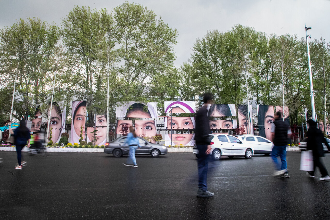 Piercing gaze of innocence: Tajrish Square hosts “Eyes of Minab” installation