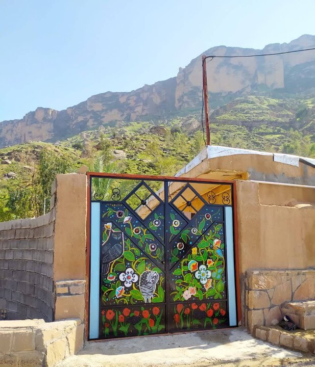 Pamenar: Where painted doors speak the language of identity