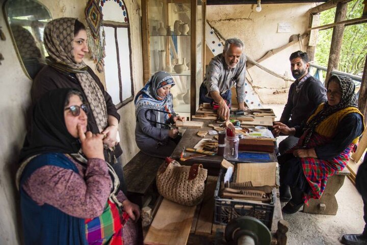 Shaneh Tarash revives traditional wooden comb craft to boost rural tourism