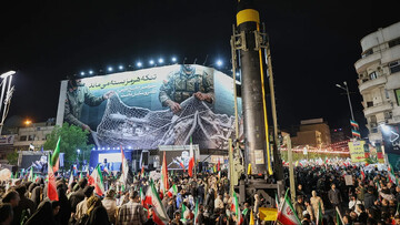 Missile display at Enghelab Square