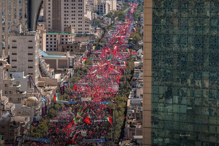 Rivers of mourners took to the street to respect the coffin of the Leader of the Islamic Revolution martyred in the U.S.-Israeli airstrike on Feb. 28