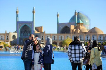 Isfahan tourism specialist wins medal at Geneva innovation competition