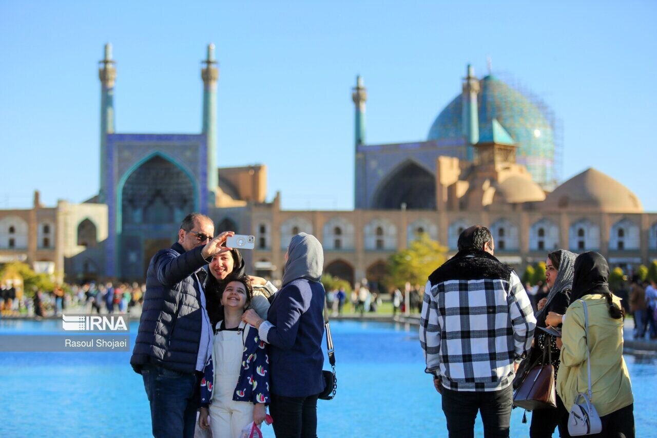 Isfahan tourism specialist wins medal at Geneva innovation competition