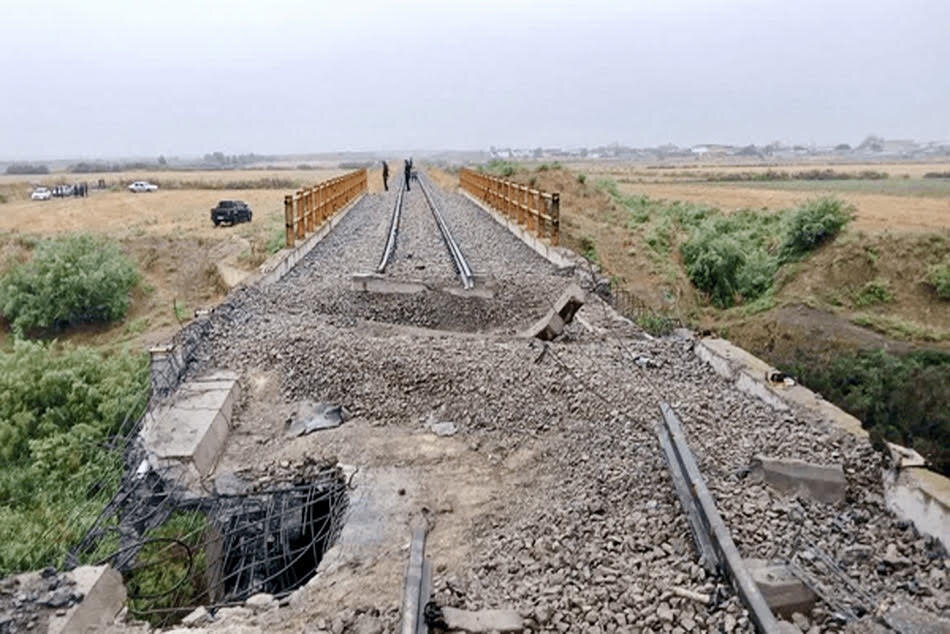 Why does Washington target a railway bridge 700 miles from battlefield?