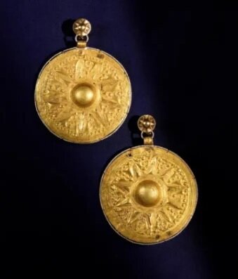 Ancient Iranian goldsmithing in spotlight as 3,000-year-old earrings worn by actress spark heritage