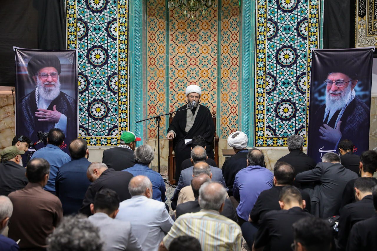 Hojjatoleslam Qomi vows Iran will avenge the martyred Leader as media figures honor his legacy