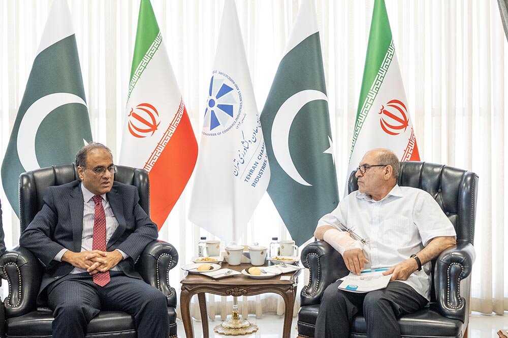 Tehran, Islamabad place emphasis on developing direct trade, increasing trade exchanges