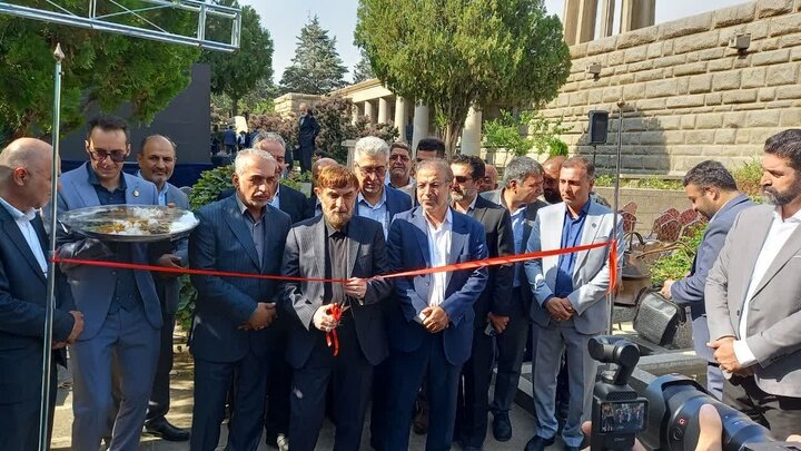 Hamedan Day: Herbal medicine festival opens near Avicenna’s tomb