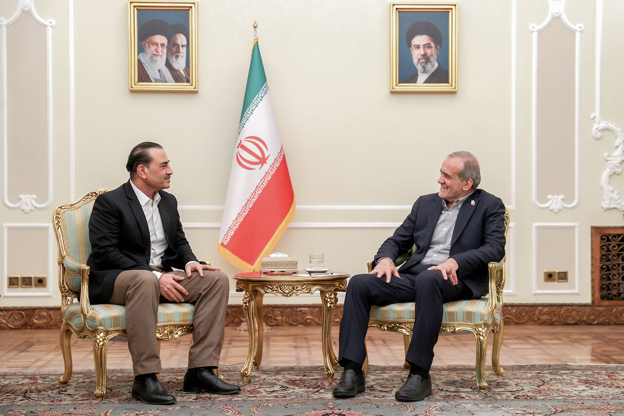 Gambler’s hand revealed to Iran