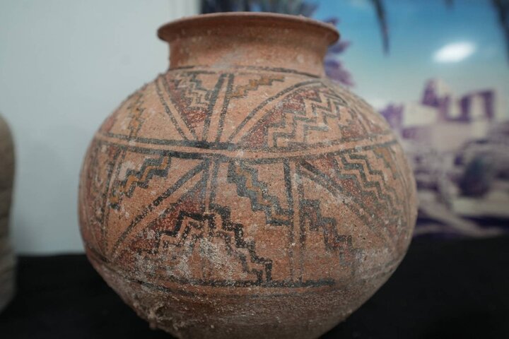 4,600-year-old board game, decorated bone comb unearthed at Burnt City in southeast Iran