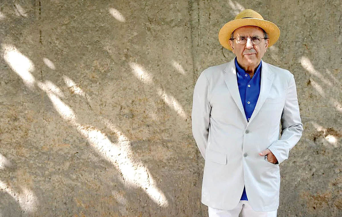 Iranian writer, poet and artist Javad Mojabi passes away
