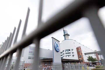 Volkswagen to hand historic German auto plant to Israeli weapons manufacturers