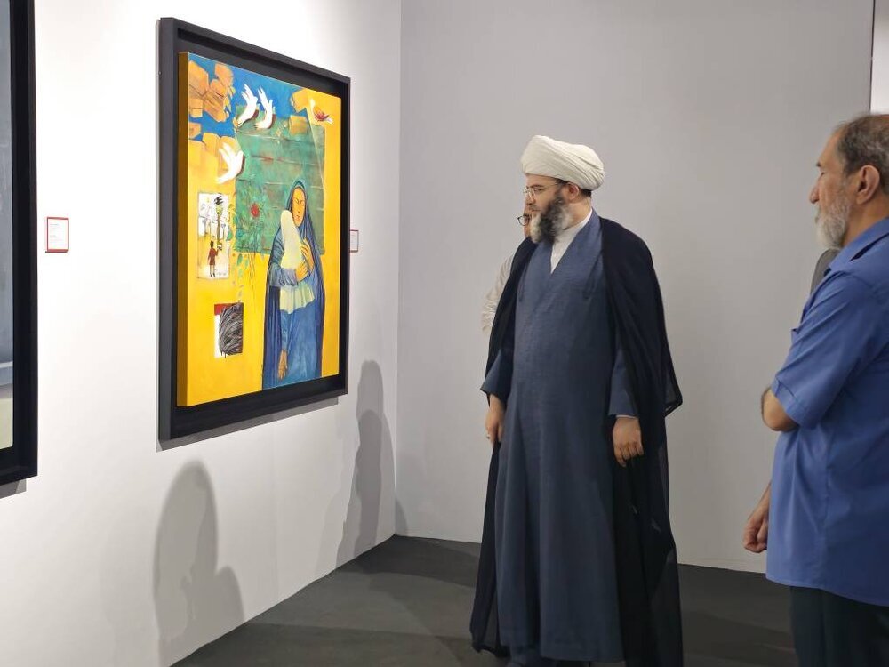 Hojjatoleslam Qomi visits “Minab School” exhibition, calls for international presentation of artwork
