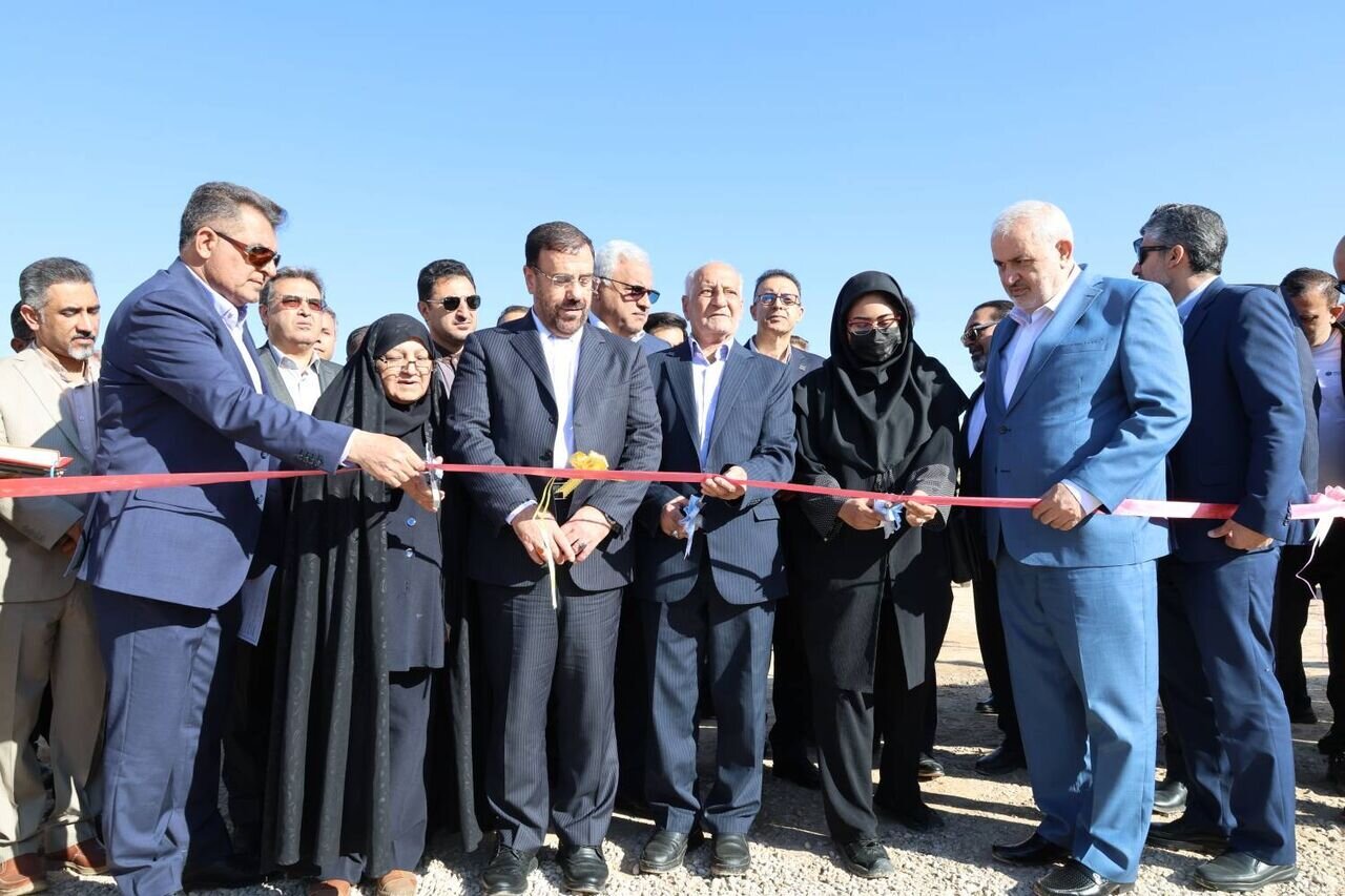 Energy minister visits Fars: water projects inaugurated, power substations opened