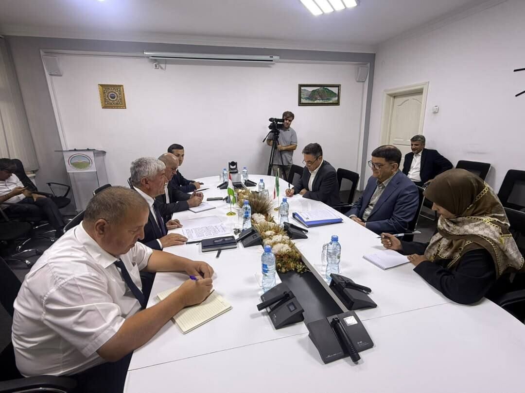 Iran, Tajikistan emphasize trade expansion, removal of obstacles to economic exchanges