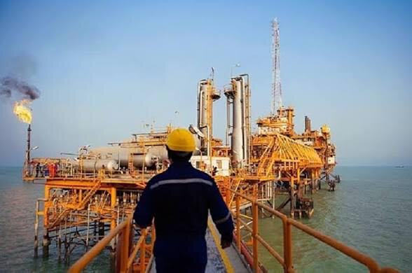Contracts worth $13.6b for development of oil, gas fields kick off